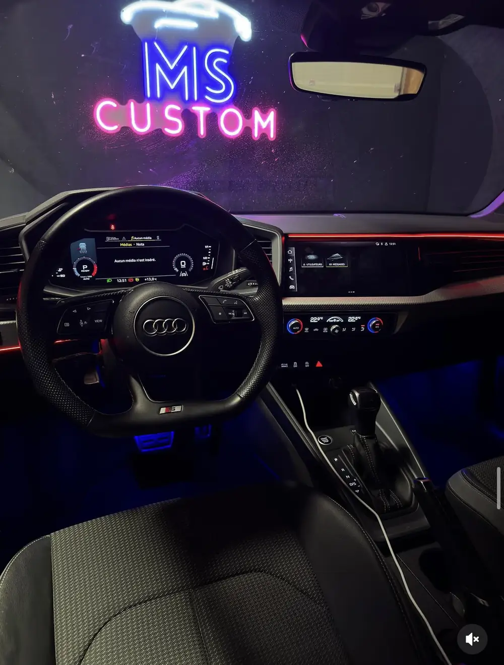 Audi A1 : tableau de bord rétroéclairé, éclairage des portières et des planchers